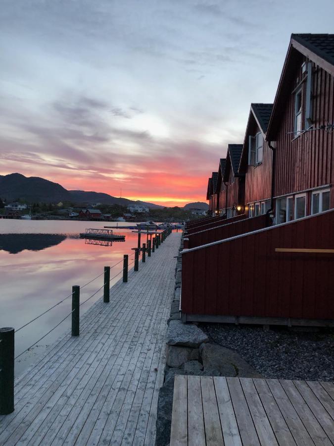 Ballstad Brygge Rorbu エクステリア 写真